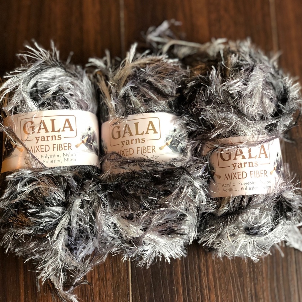 Gala Black Grey Fun Fur Yarn 3 Lots Skeins